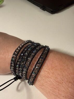 victoria emerson Beaded Wrap Bracelet in Iridescent Gray-Black